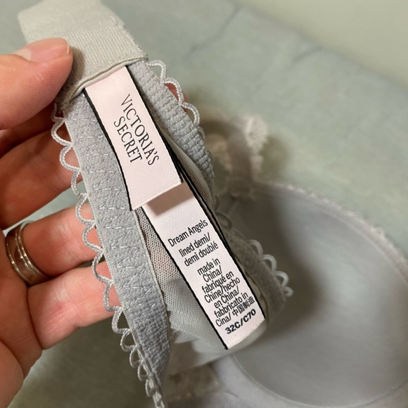 Victoria’s Secret Dream Angels Lined Demi Lace Bra - Picture 5 of 5
